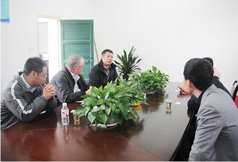 美國某大型化學(xué)原料采購商亞洲區(qū)總裁來我廠考察 美國某大型化學(xué)原料采購商亞洲區(qū)總裁來我廠考察